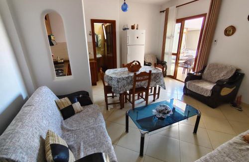 Shkembi i Kavajes Apartment | Villa Yana