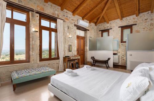 Maroulas Villa | Candice Villa Historic Venetian Retreat by Rentado