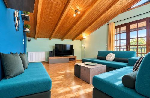 Agii Apostoli Apartment | Evoikos Blue Villa-Sea View & Garden for 5 by ΜΡS
