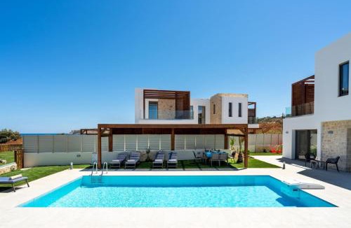 Rethymno Villa | Lux Villa Nymphes Dioni, 30m from beach with Pool, BBQ and Play Area