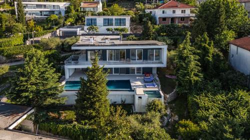 Shkoder Villa | Sunrise - The Twin Villa by PikHost