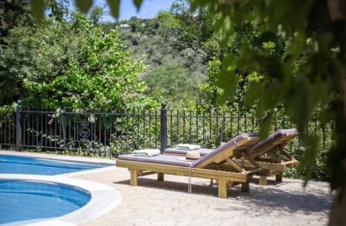 Asprogerakata Villa | Apanema Mindfulness, Relaxing Adults Only Resort, Fast WiFi, Pool, Sauna, Massage