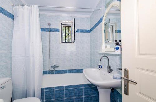 Pantokratoras House | Doris Oleander Cottage - Serene Village Escape