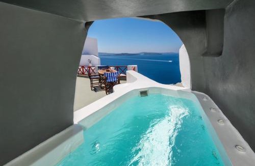 Firostefani Apartment | Very welcoming and cozy villa in Santorini