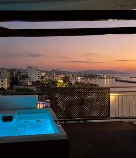 Zavlani Apartment | The Boheme Loft - Heated Jacuzzi and Sea View
