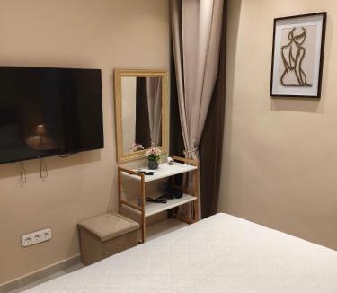 Selinia House | Elvira Boutique Suites - Elegant Studios near the Sea