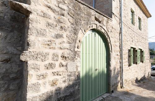 Lazarata Apartment | Dervisia Stonehouse 3