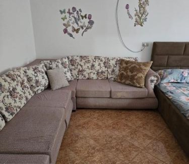 Sakës House | Guesthouse Kosmac