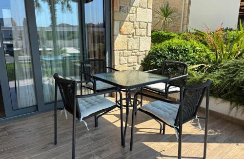 Kallithea Villa | Sunshine Villa: Getaway in Kallithea