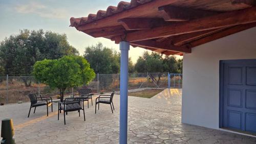 Vromonerion Villa | Navarino Greek House