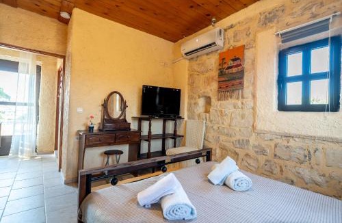 Skotino Villa | Irene Stone Villa - Private Pool - Sleeps 6