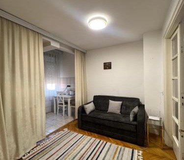 Mazgit Apartment | Central Charm