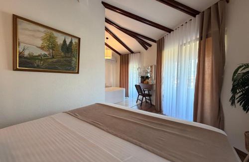 Zhur Hotel | Bujtina Kalaja