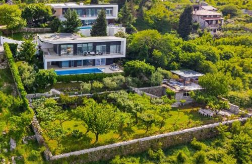 Shkoder Villa | Sunset - The Twin Villa by PikHost