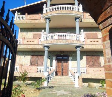 Ishem House | Villa Mici