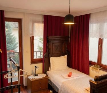 Mejë Hostel | Hostel - F