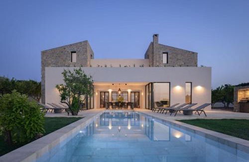 Skaleta Villa | Villa Livani, Prinos Sleeps 12 Heated Pool Peaceful Countryside Retreat