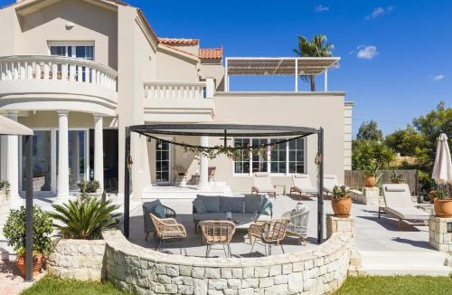 Pitharion Villa | Villa Damant