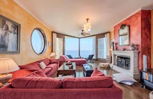 Ormos Agiou Ioannou Apartment | Villa Scorpio,Luxury Seafront Villa with Infinity Pool