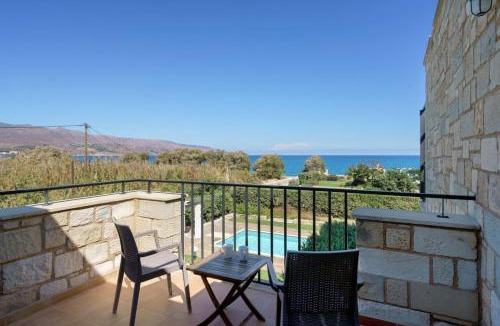 Rapaniana Villa | Stone Built Private villa Emerald with pool, 30m to Beach & BBQ!
