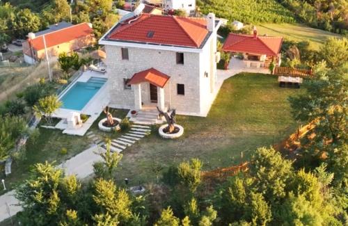 Sakës Villa | Syri Kryemates