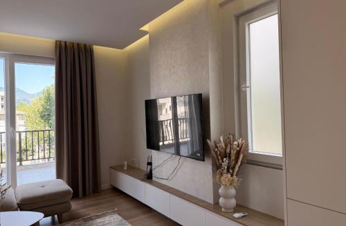 Kamez Apartment | Nene Tereza Airport Apartment II