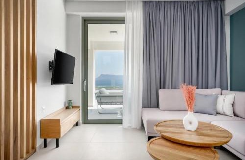 Zerviana Villa | Prestige Sea Breeze Villa Heated Pool & Jacuzzi