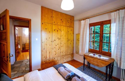 Elati House | Evergreen Elati