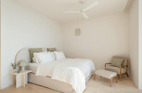 Plaka Villa | Akron House