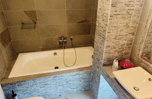 Kanapitsa House | Villa Bienvenue Apartments