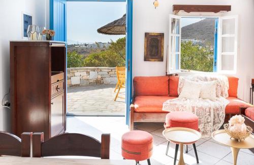Agios Prokopios Apartment | Sunrock Suites - Villa Pansy