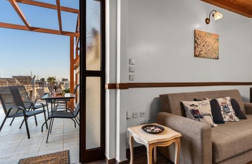 Aigaleo Apartment | Angi and George house