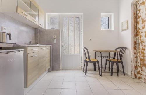 Alikanas Apartment | Bel Momento - Family Room