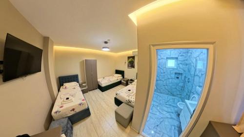 Kukes Hotel | London Restaurant Hotel
