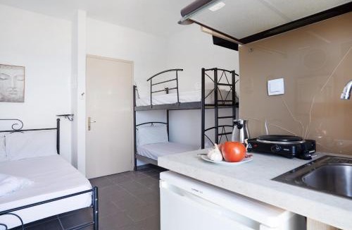 Pidima Kyras Apartment | Iguana studio 16