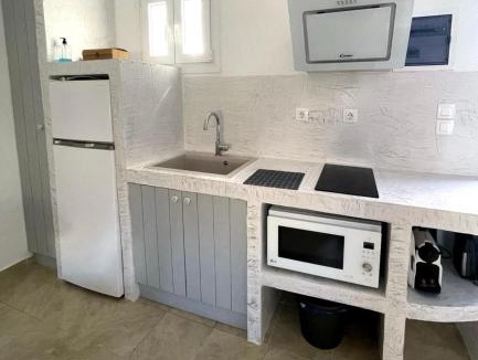 Merichas Apartment | Aegean Breeze Kythnos Greek small apartment