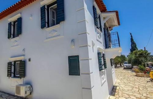 Pylos-Nestoras Villa | Luxury two story villa ideal for families