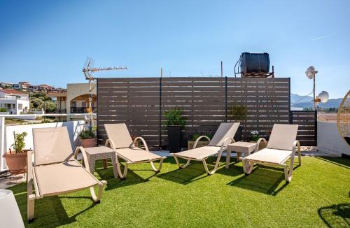 Kalyves Apartment | Kyma Haven Beachfront with Rooftop Jacuzzi