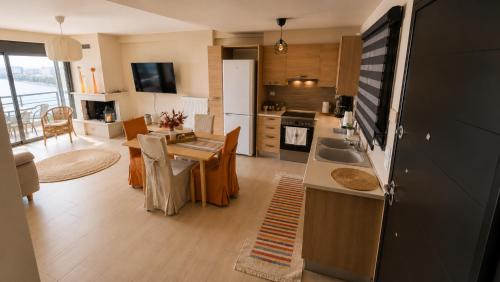Lefkandi Apartment | Alia Beachfront Penthouse with Sea View