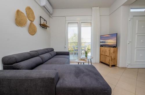 Polichrono Apartment | Blue Donkey Villas