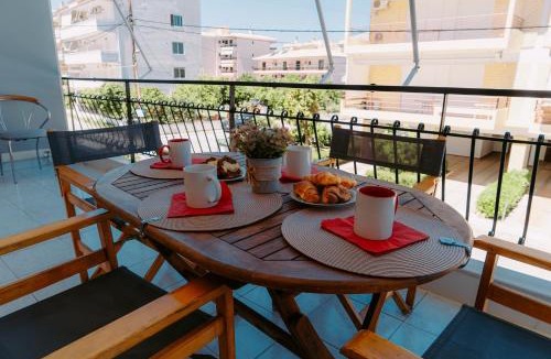 Paralia Porovitsis House | Sea-view apartment in Akrata
