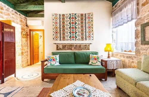 Vuno Apartment | Mosaic of Vuno 2 Stories in Stone, Views & Love