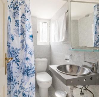 Oxilithos Apartment | Sea View Retreat
