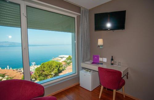 Sarande Hotel | Bougainville Bay Hotel