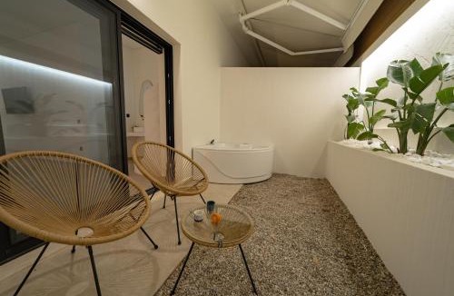 Petroupoli Apartment | Aelia Suite Romantic Jacuzzi Retreat Private Stay