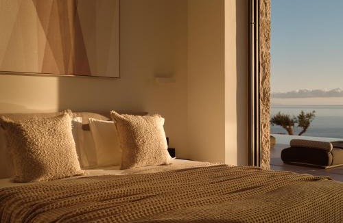 Korithi Villa | On The Rocks 2 Bedroom Villa
