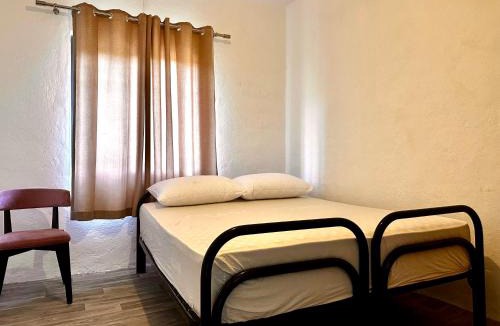 Sakës Hostel | Sekretet e Luginës Restaurant - Hostel - Camping