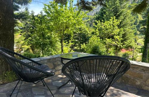Georgios Karaiskakis Apartment | Ήρεμη Μονοκατοικία μέσα στο Πράσινο