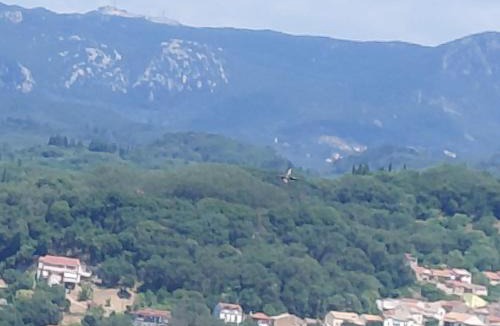 Aleimmatades Apartment | Antistoni Vacation House Scenic Nature View, Private Balcony & Yard