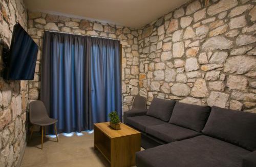 Nea Iraklia House | Nine Muses Hospitality